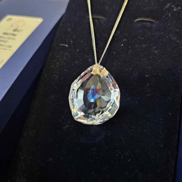 Swarovski Neon Crystal Pendant NWOT - Picture 3 of 4